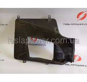Дифлектор радіатора кондеціонера Tesla S   1011520-00-D